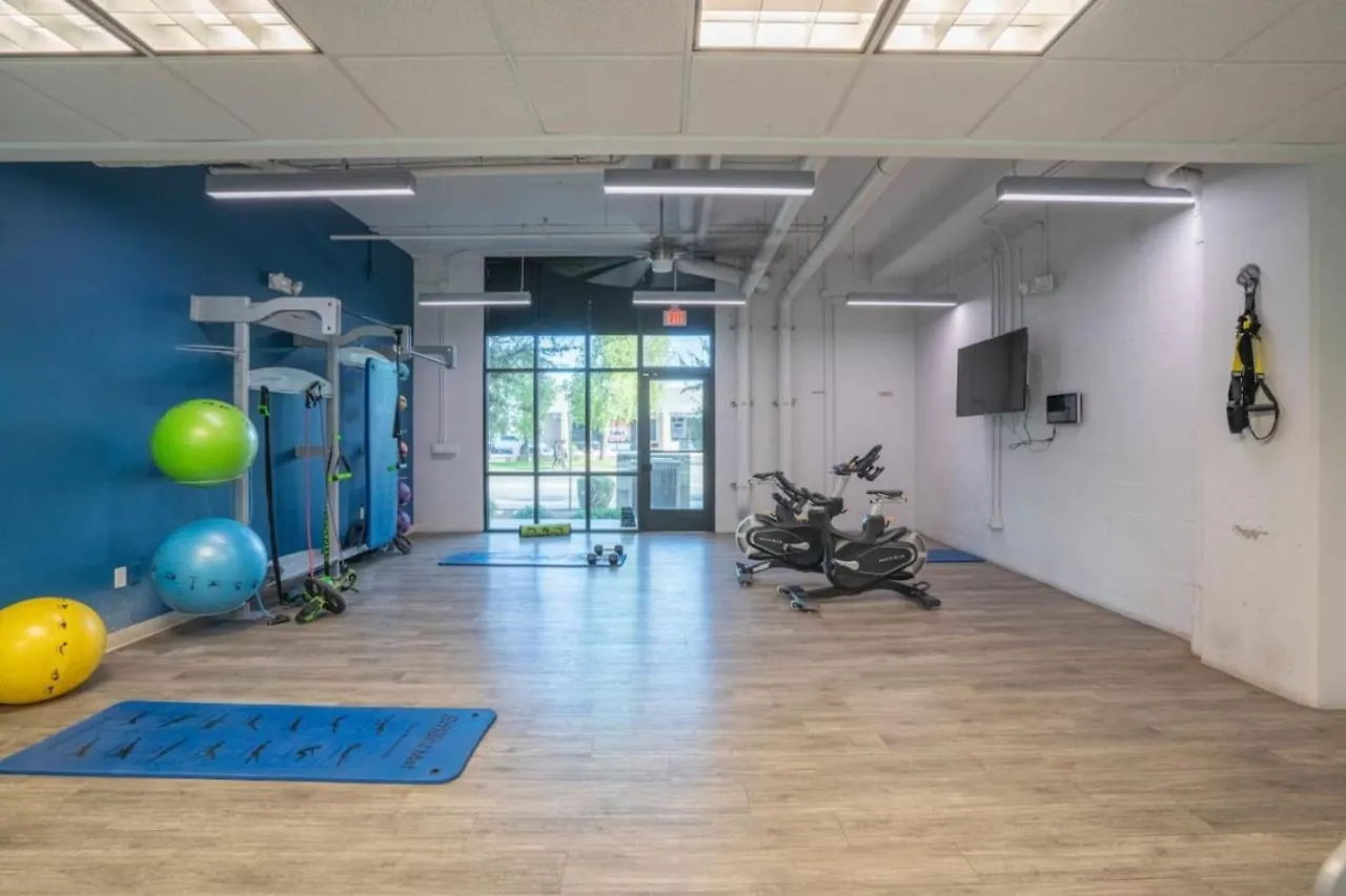 Luxurious 3Bd - Gym, W-D, Parking - Sleeps 8 Apartment Tempe